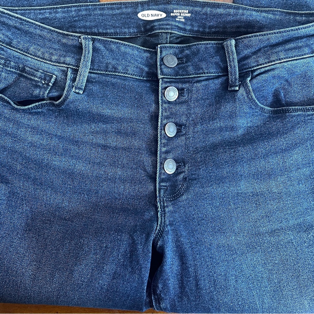 Old Navy Blue Mid-Rise Button-Fly Rockstar Super Skinny Cut-Off Ankle Jeans - Picture 6 of 6
